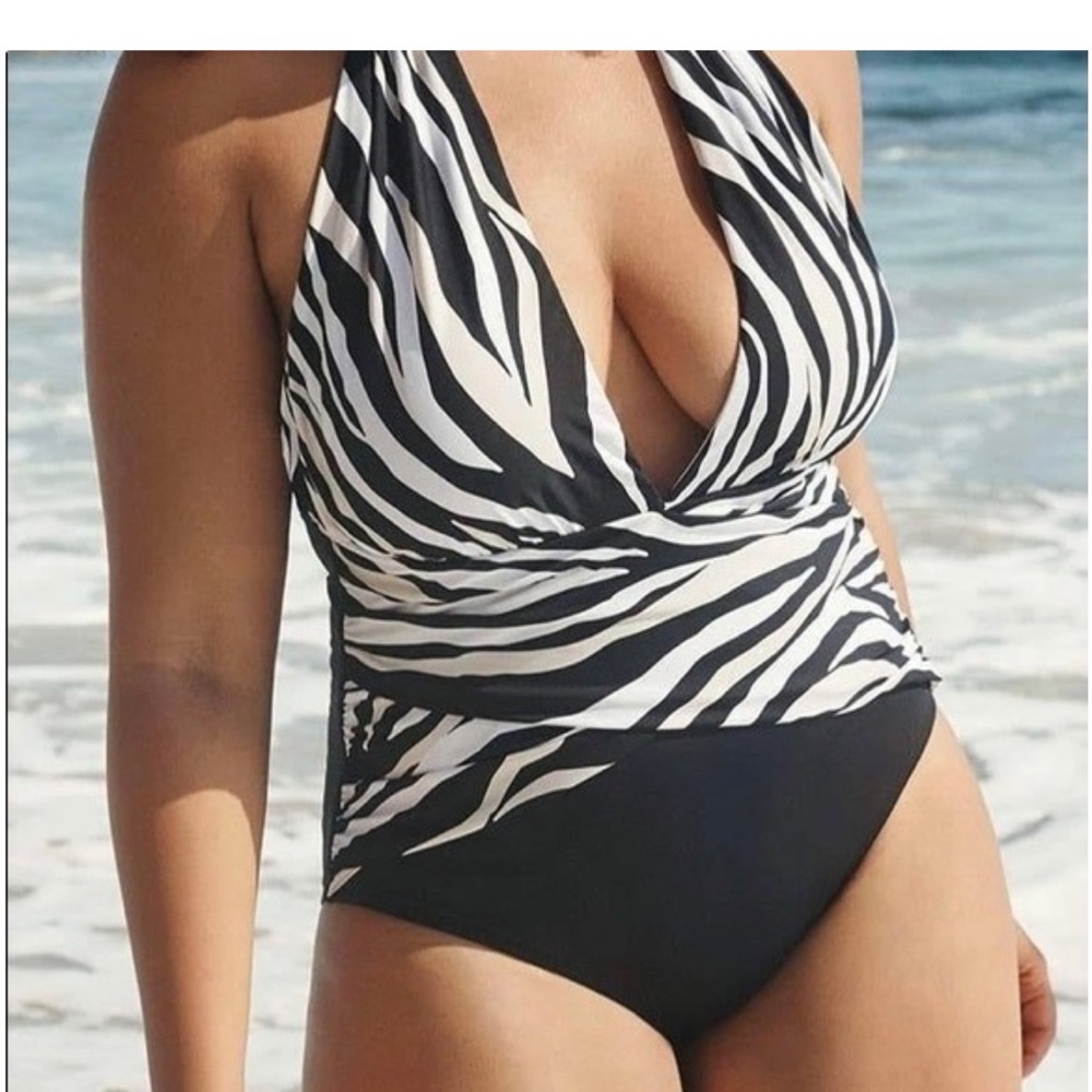 La Blanca Zebra Print Halter Style Swimsuit‎ size 12 NWOT
